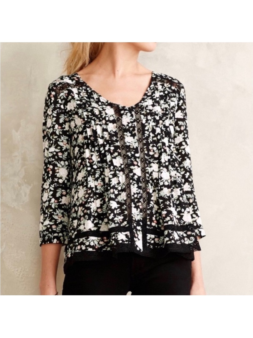 Anthropologie Maeve Celyn Black & White Floral Lace Trim Blouse, Size 0, EUC